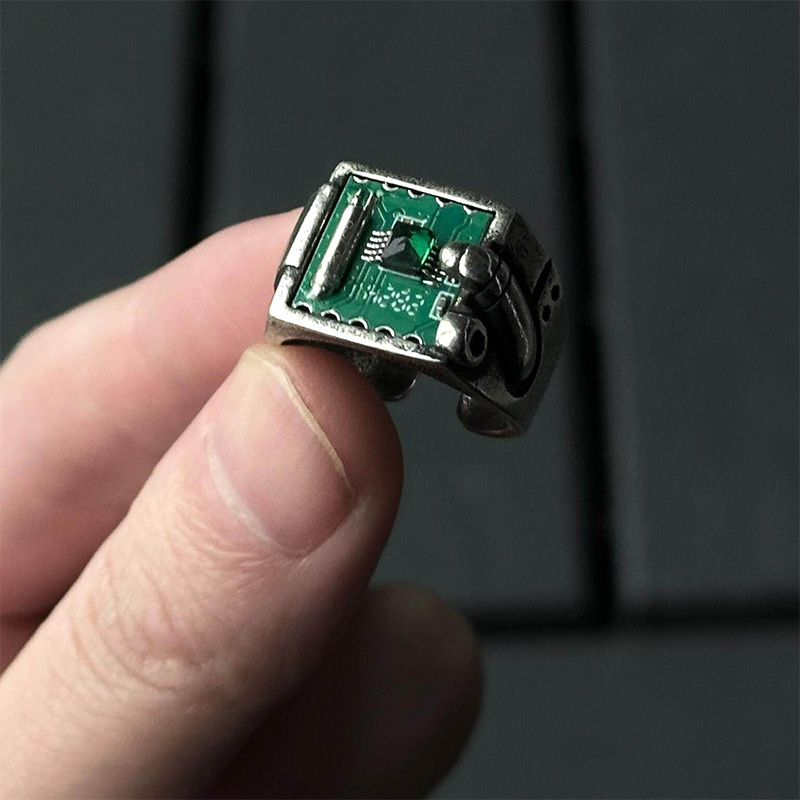 Tech Inspired PCB Pattern Ring - Tech Accessories Industry recension och pris